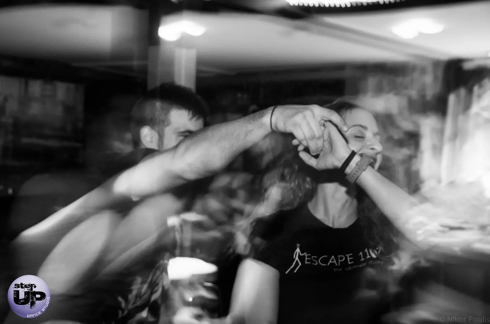 Χορευτές σε στροφή Salsa σε social βραδιά του Step Up Dance Studio Θεσσαλονίκη